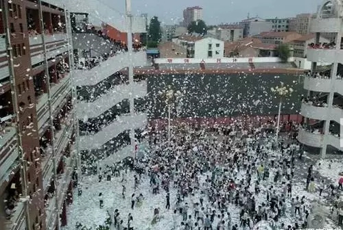 让我们一起打赢高考这场仗！