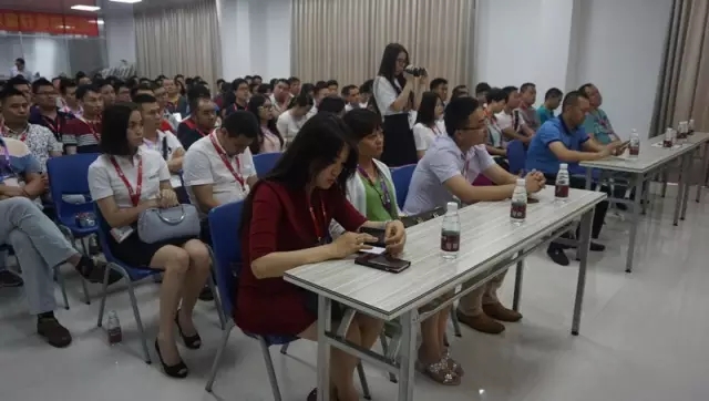 共同见证富轩门窗&ldquo;互联网+示范基地&rdquo;授牌仪式