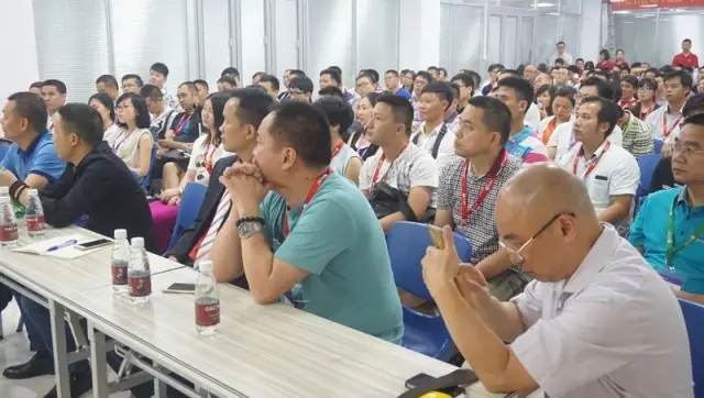 共同见证富轩门窗&ldquo;互联网+示范基地&rdquo;授牌仪式