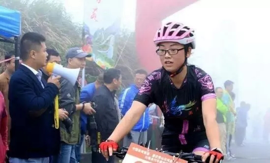 富轩门窗来凤专卖店助力&ldquo;环保日.凯迪杯&rdquo;