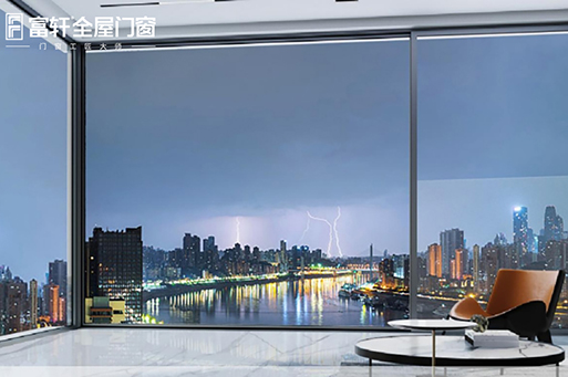 火出圈，自从封阳台选了这扇窗之后~最近每天都被邻居问爆了！